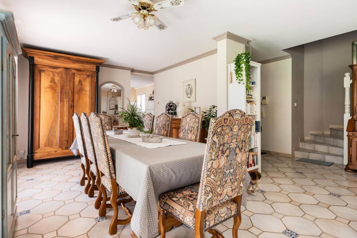 Chambre Et Table D'Hotes Villa Pomponette น็องส์-เลส์-แป็งส์ ภายนอก รูปภาพ